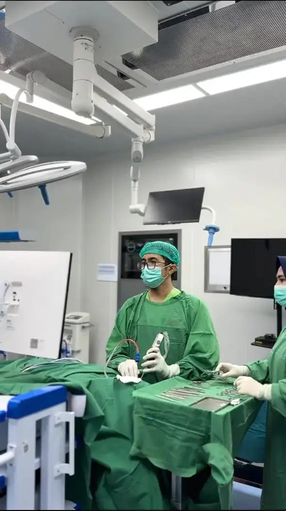 Persiapan timpanoplasti di kamar operasi
